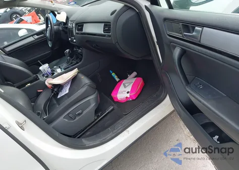 2013 Volkswagen Touareg Vr6 Sport from USA, damaged, VIN WVGEF9BP6DD009489